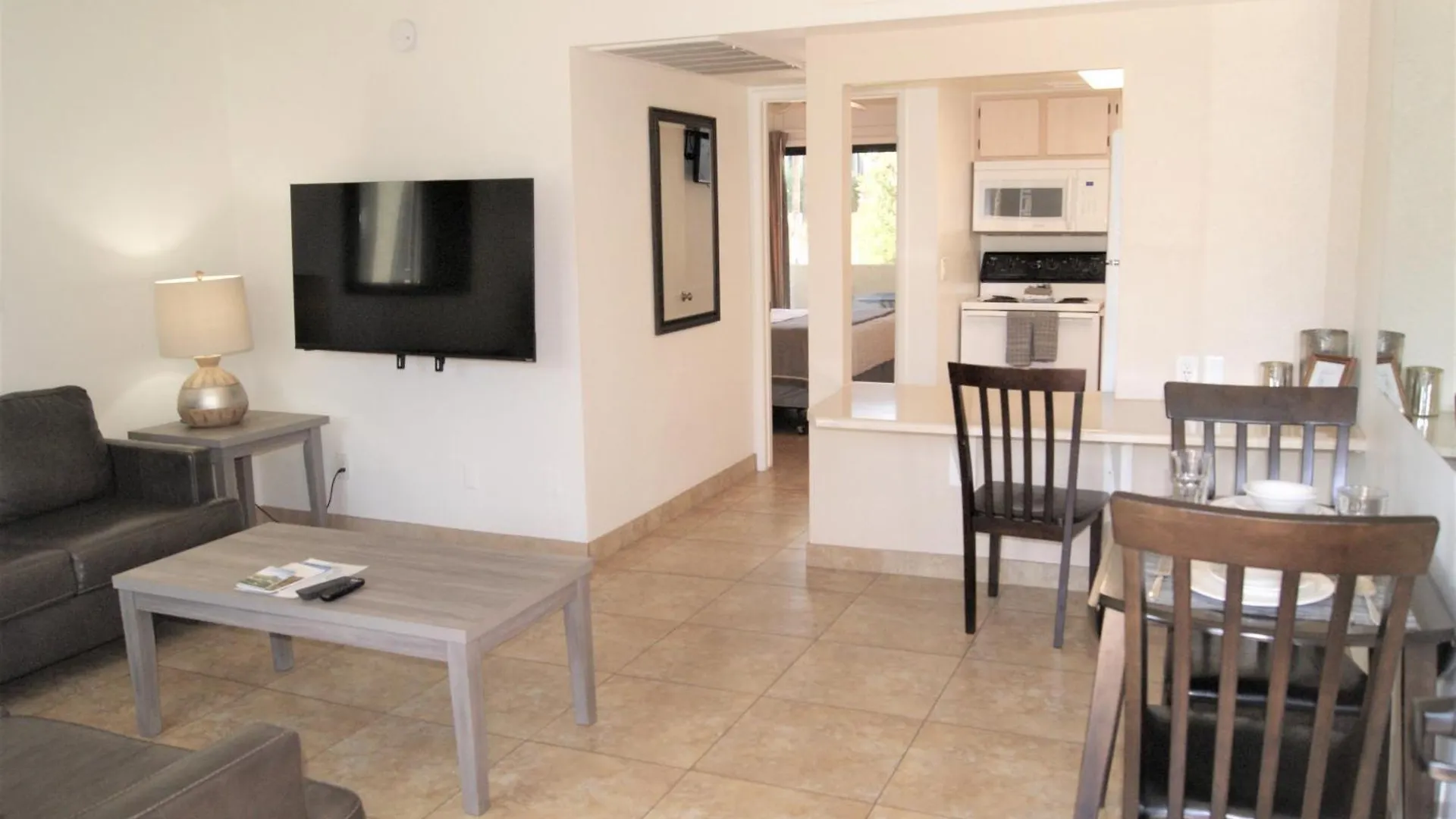 アパート 127 Fully Furnished 1Br Suite-Prime Location スコッツデール 米国