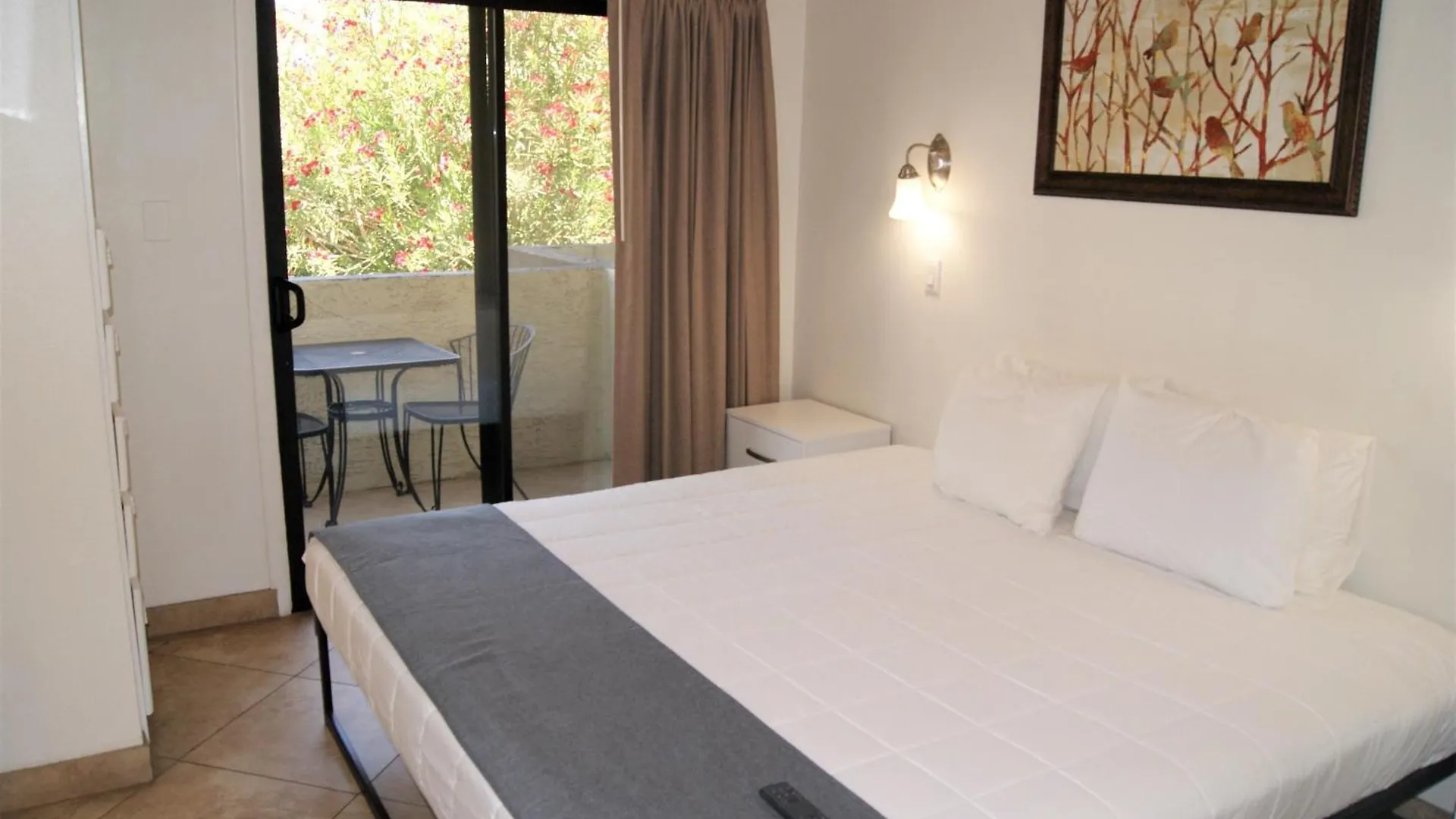 アパート 127 Fully Furnished 1Br Suite-Prime Location スコッツデール